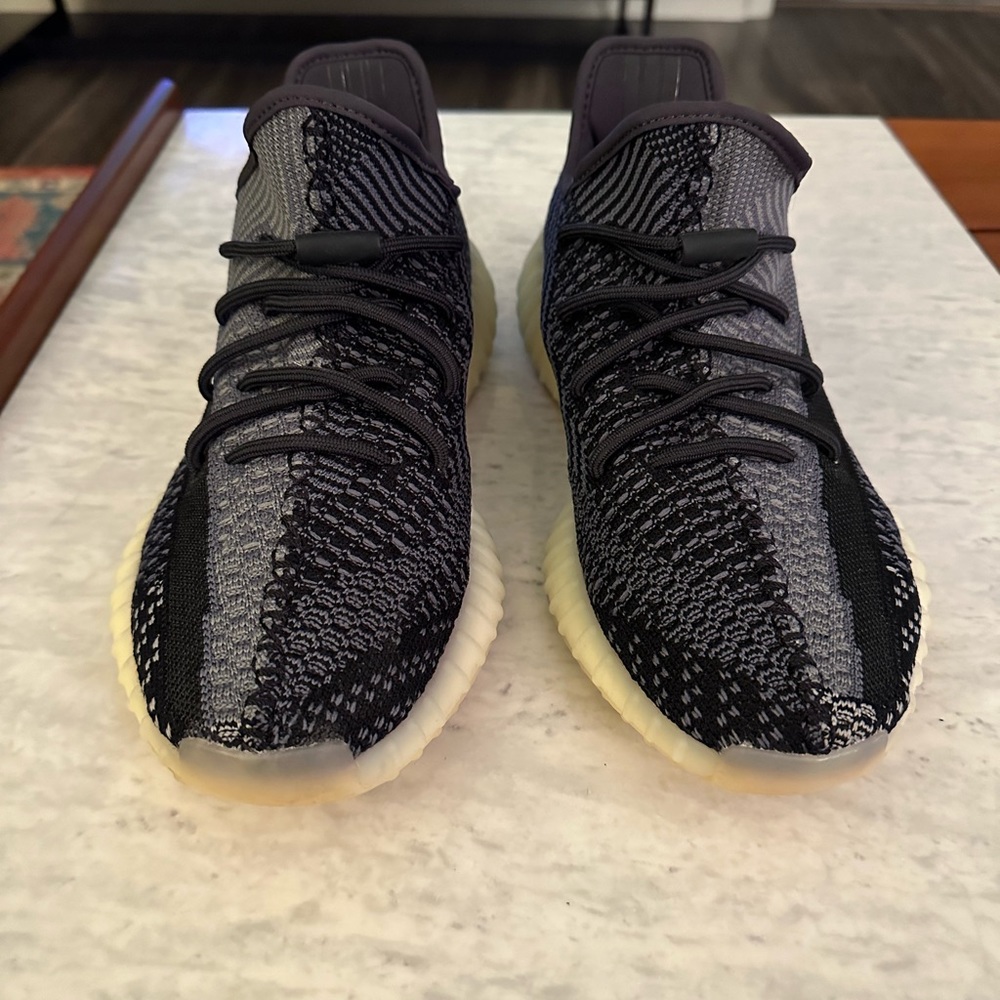 Adidas Yeezy Boost 350 V2 - Carbon